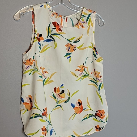 Forever 21 Tops - EUC Forever 21 Floral Top